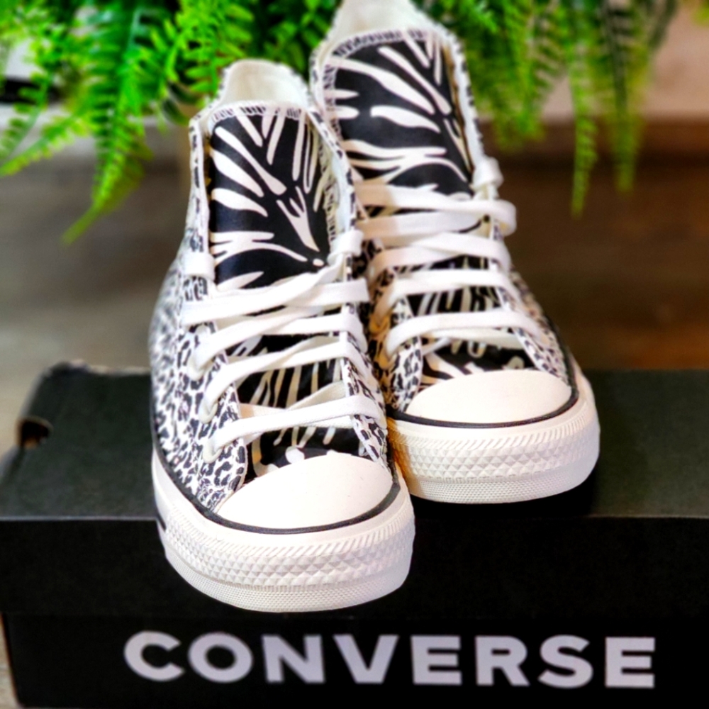 Animal print Converse High Tops